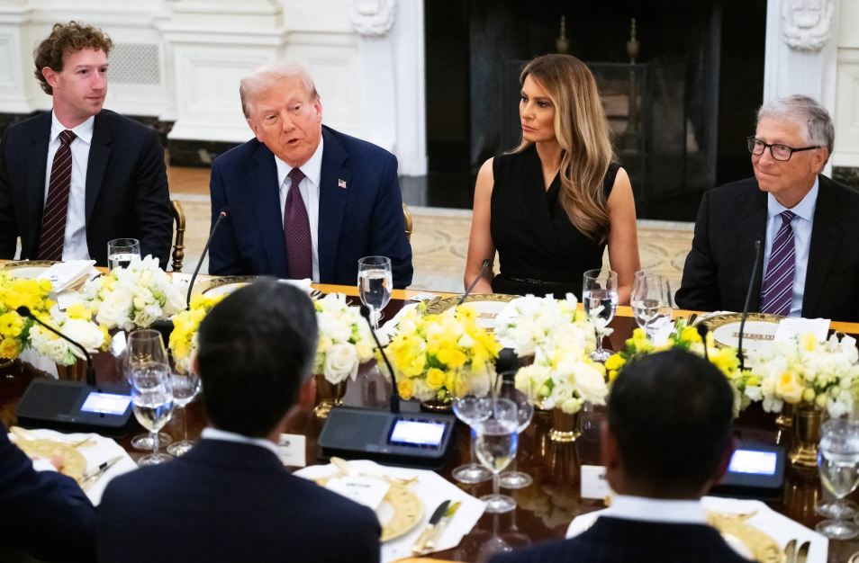 世界天价饭局！川普设宴科技巨头，各家投资承诺惊人，三位大佬消失不见